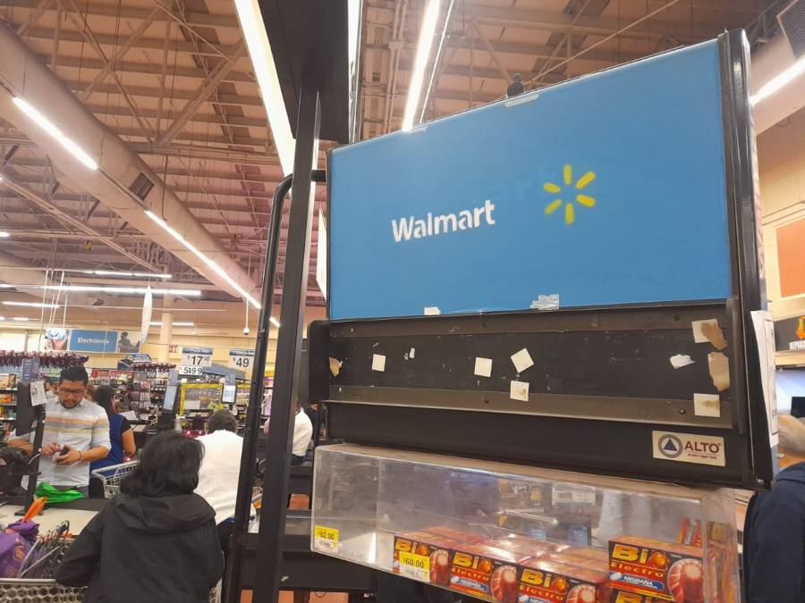 Walmart arranca ola de amparos en contra de medidas antitabaco