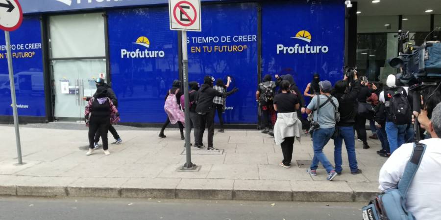 Reportan actos vandálicos en marcha contra la Guardia Nacional en el Metro