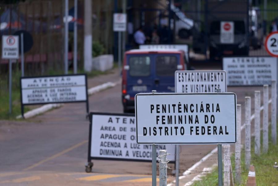 Defensa no ve participación directa de militares en asalto a Brasilia