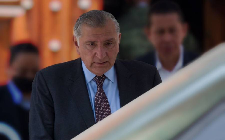 Oposición condena videos de futbolistas en apoyo a Adán Augusto