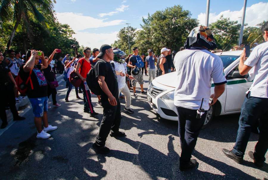 EEUU emite alerta de viaje por disturbios entre taxistas y Uber en Quintana Roo