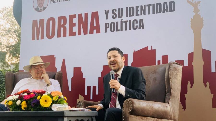 Martí Batres habla sobre sus ideales en la presentación de su libro