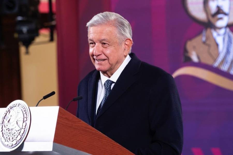 Tras operación en la columna, Gertz Manero está en su casa convaleciendo: AMLO