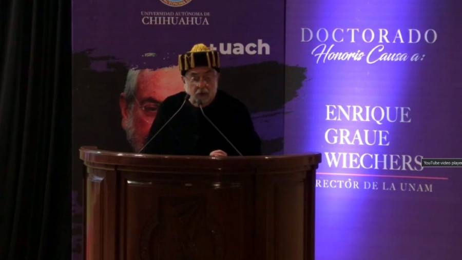 Invisten Graue con el doctorado honoris causa de la Universidad Autónoma de Chihuahua