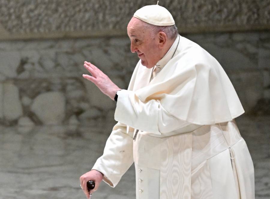 “Ser homosexual no es ning&uacute;n delito”: Papa Francisco