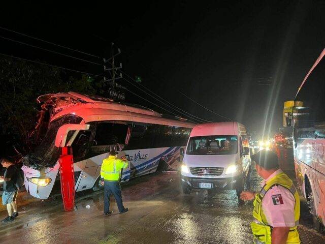 22 lesionado deja accidente vial en Canc&uacute;n
