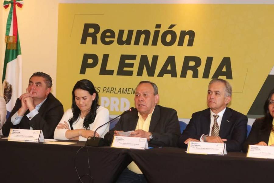 PRD lleva de invitados a su plenaria a Alejandra del Moral y Fabio Beltrones, del PRI