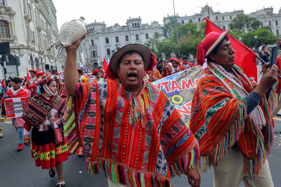 El poder político en Perú ensimismado, incapaz de resolver sus problemas