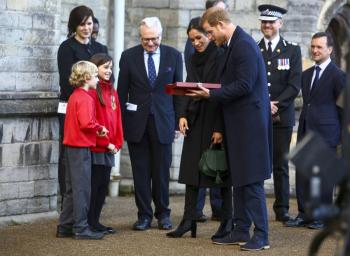 Esta es la regla de oro que el Rey Carlos III impuso a Meghan Markle y Harry para el d&iacute;a de su coronaci&oacute;n