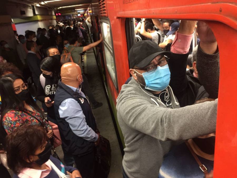 Fallas en la Línea 3 del Metro provocan retrasos de más de 30 minutos