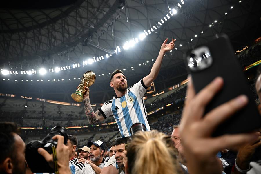 “Me hubiese gustado que Maradona me entregara la Copa del Mundo”: Messi