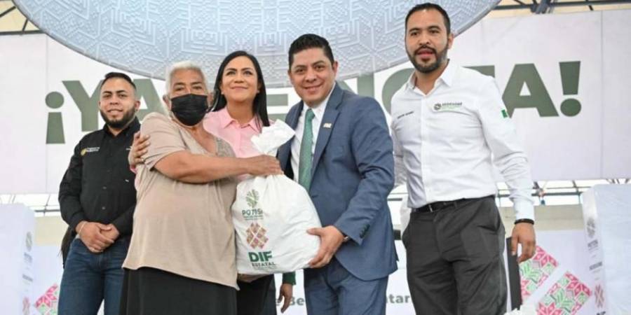 Gobierno de SLP expandirá el apoyo de becas a 200 mil familias más