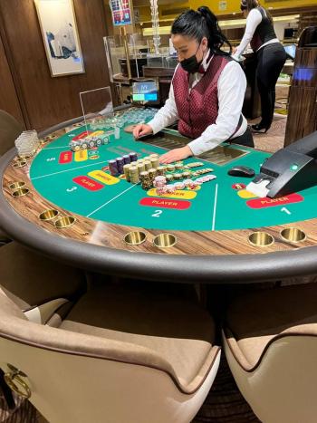 Desaf&iacute;an a Ad&aacute;n Augusto con apertura de casino; piden ayuda a AMLO