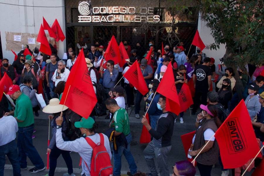 Estalla huelga en 20 planteles del Colegio de Bachilleres