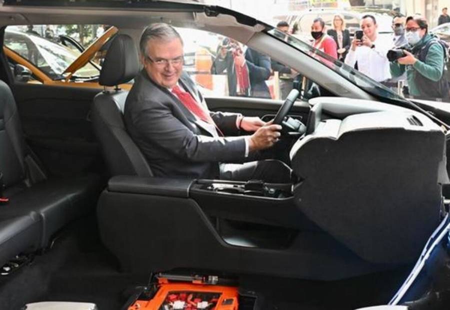 Marcelo Ebrard plantea hoja de ruta para electrificar el transporte en México