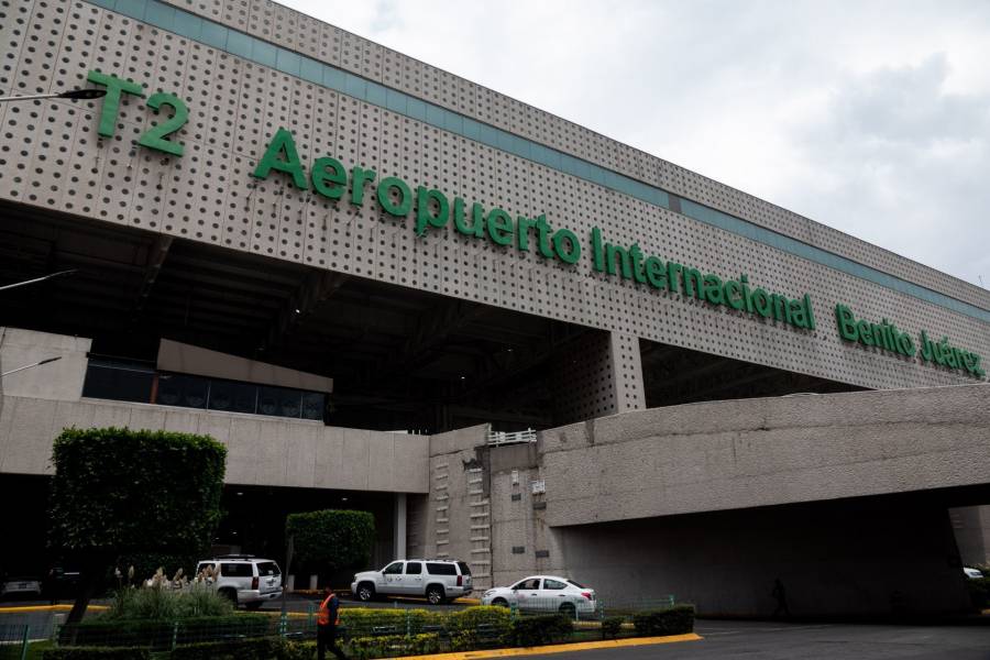 Publican decreto para sacar servicio de carga del AICM