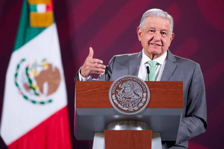 AMLO admite retrasos en pago de becas por transición a Banco de Bienestar