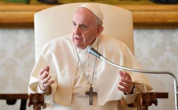 Papa Francisco se re&uacute;ne y escucha a desplazados internos de Sud&aacute;n del Sur