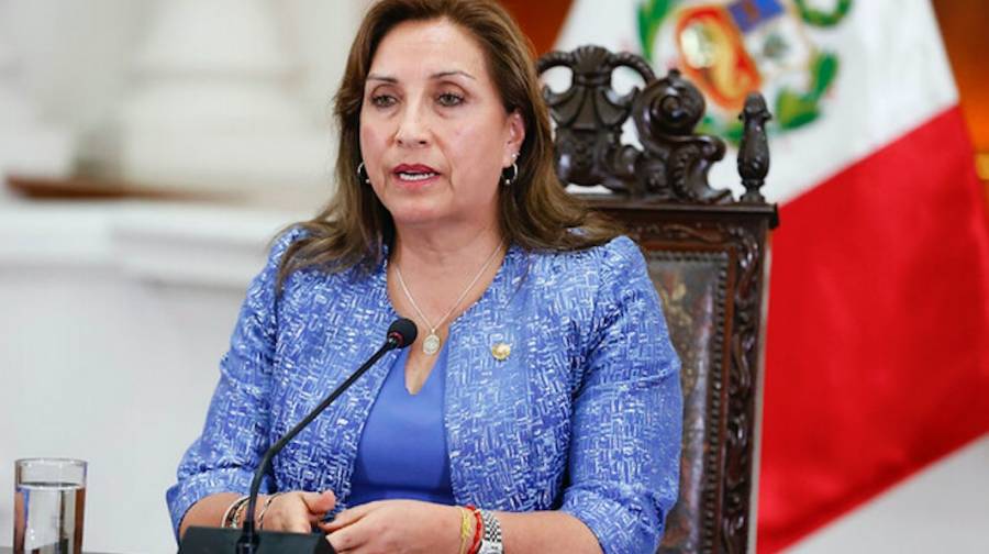 Presidenta de Perú insiste en que un adelanto de elecciones depende del Congreso