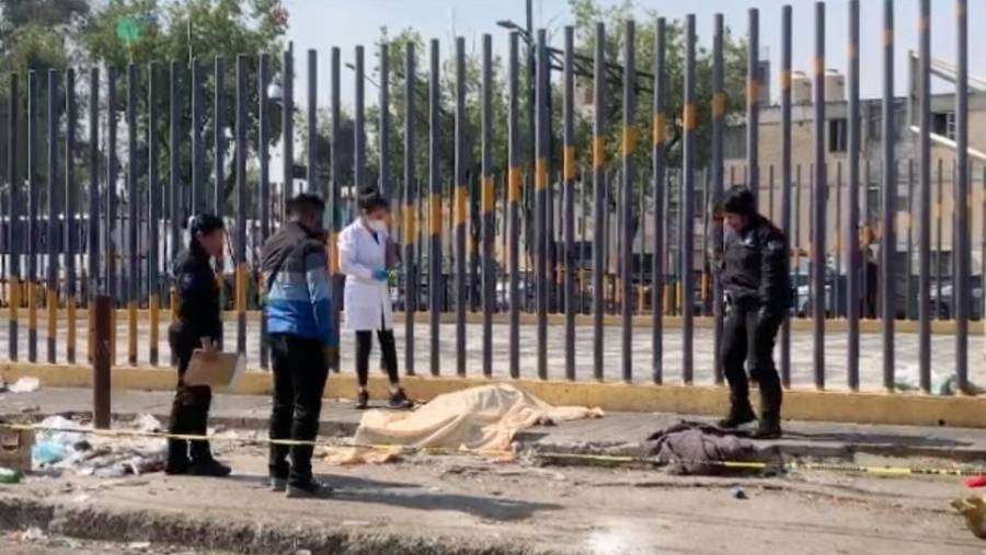 Captan a dos personas mientras abandonaban un cuerpo en la colonia Morelos