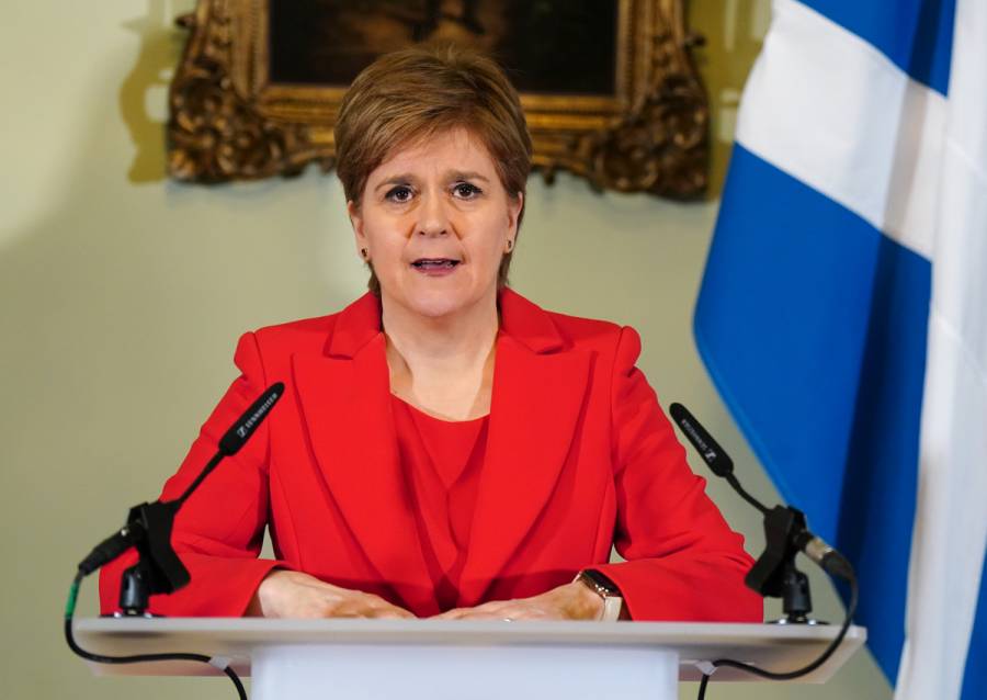 Dimite la primera ministra escocesa, Nicola Sturgeon, para sorpresa de todos