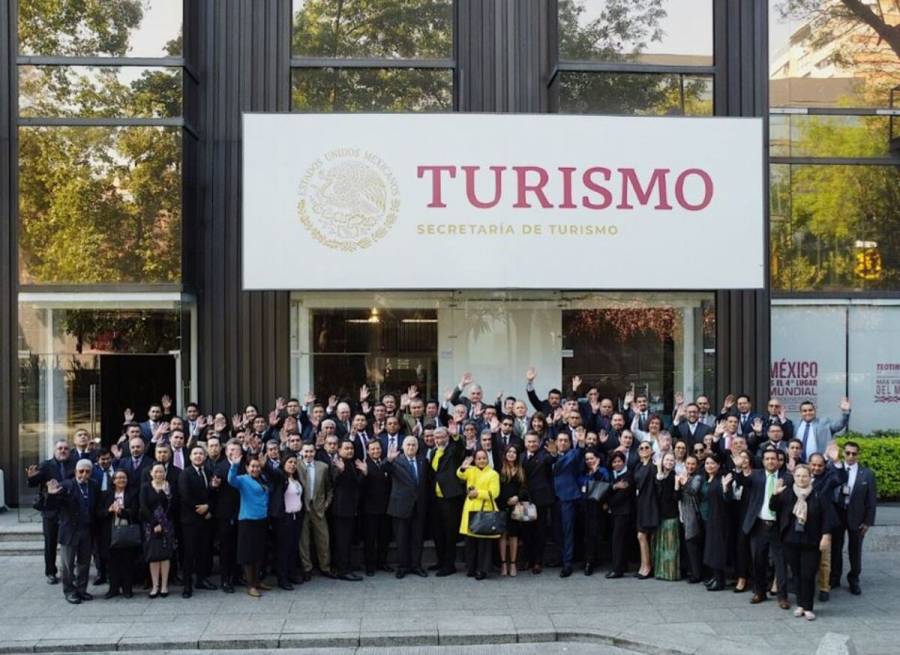 Guías de turistas, fundamentales en el éxito de los resultados del turismo en México: Miguel Torruco