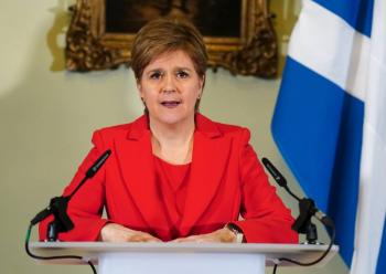 Dimite la primera ministra escocesa, Nicola Sturgeon, para sorpresa de todos