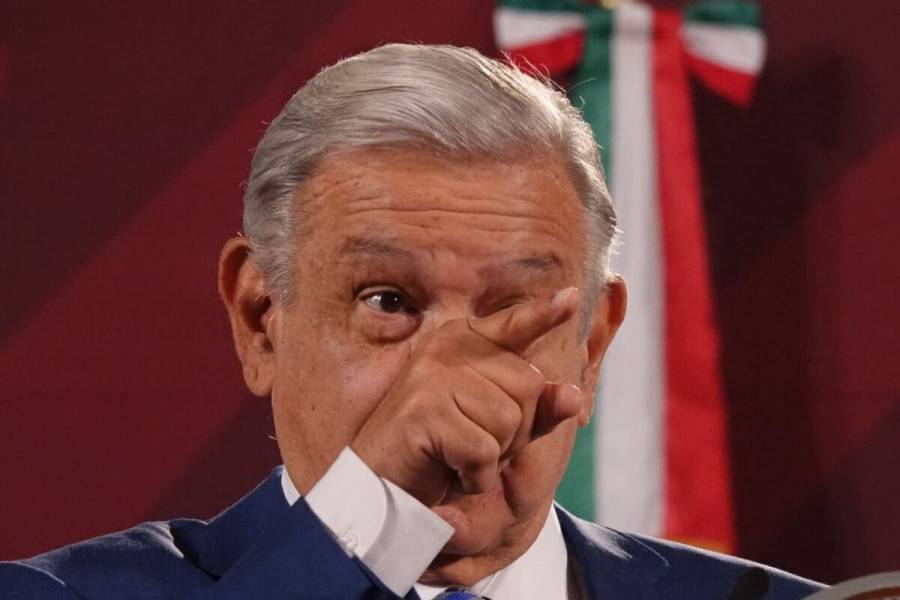 AMLO buscará demandar por daño moral al abogado de García Luna