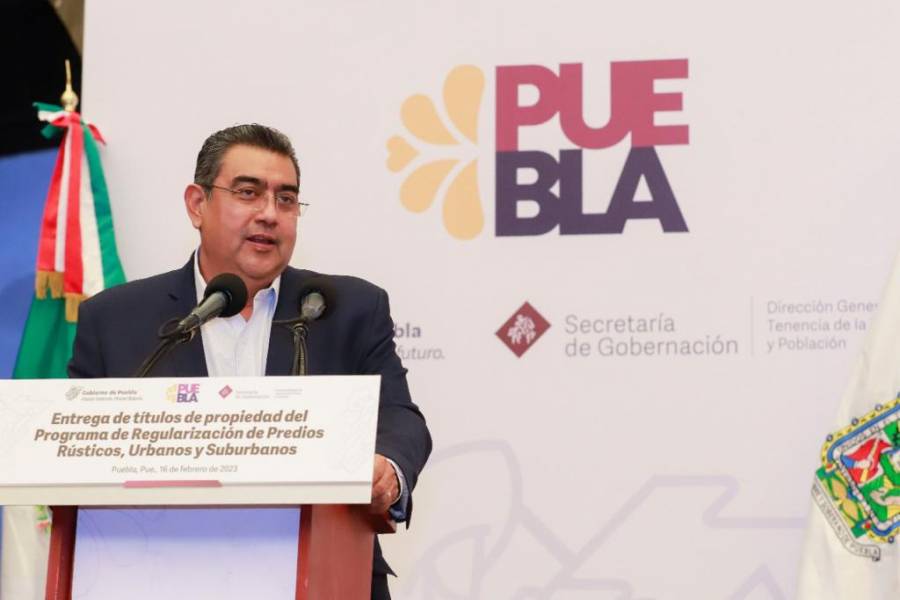 Mediante Programa de Regularización de Predios gobierno de Puebla entrega 181 títulos de propiedad