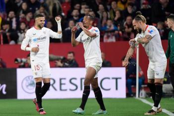 Sevilla golea al PSV y se acerca a octavos de la Europa League