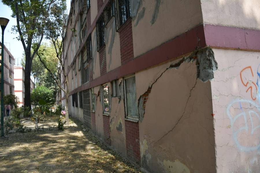 Habitantes de unidad habitacional Pantaco piden ayuda ante graves daños a inmuebles afectados por sismos