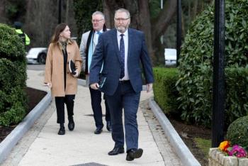 Primer ministro brit&aacute;nico busca en Irlanda del Norte la aceptaci&oacute;n de un posible acuerdo