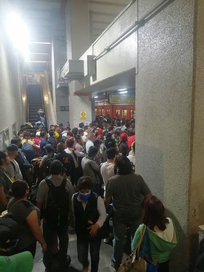 Detienen servicio en la Línea 9 del metro