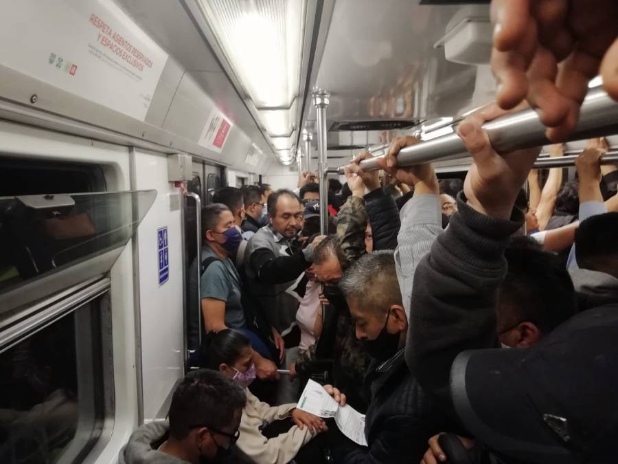 HISTORIAS EN EL METRO: MÚSICA PARA LOS OÍDOS