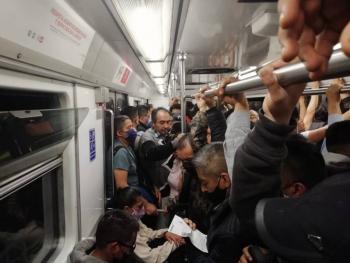HISTORIAS EN EL METRO: M&Uacute;SICA PARA LOS O&Iacute;DOS