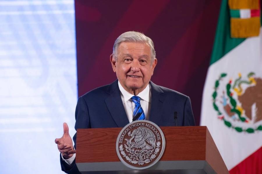 AMLO lanza reto a oposición a lograr reagruparse, como lo propone Calderón