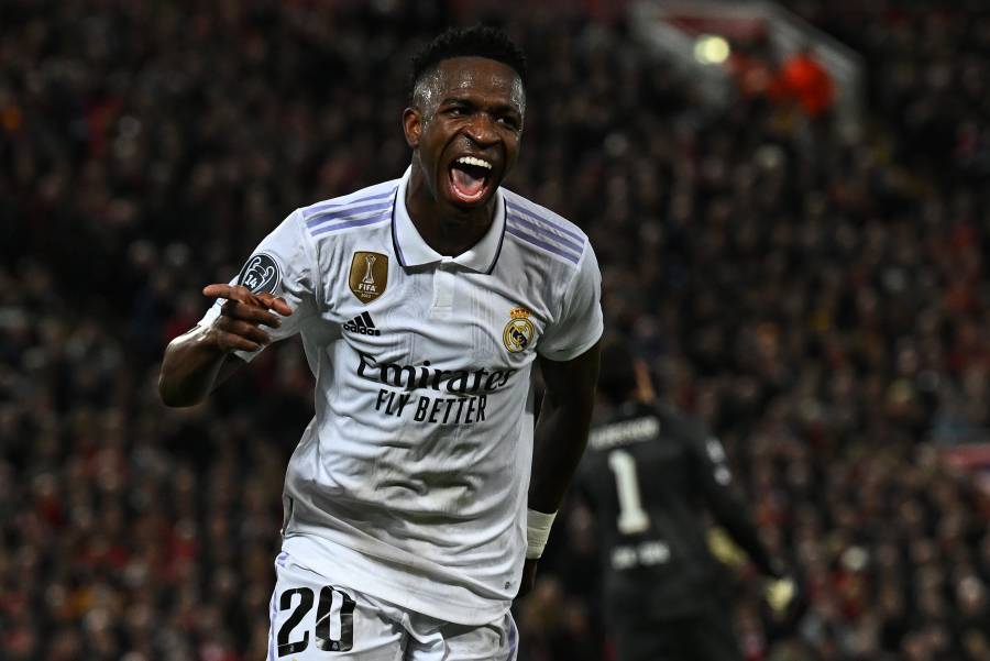 Real Madrid golea al Liverpool y acaricia los cuartos de final en la Champions