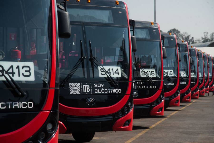 Francisco Chíguil habló sobre metrobuses eléctricos puestos en circulación