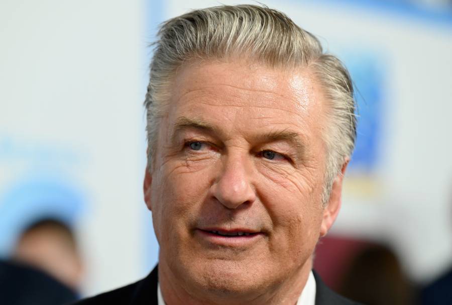 Alec Baldwin se declara no culpable de homicidio involuntario en rodaje de 