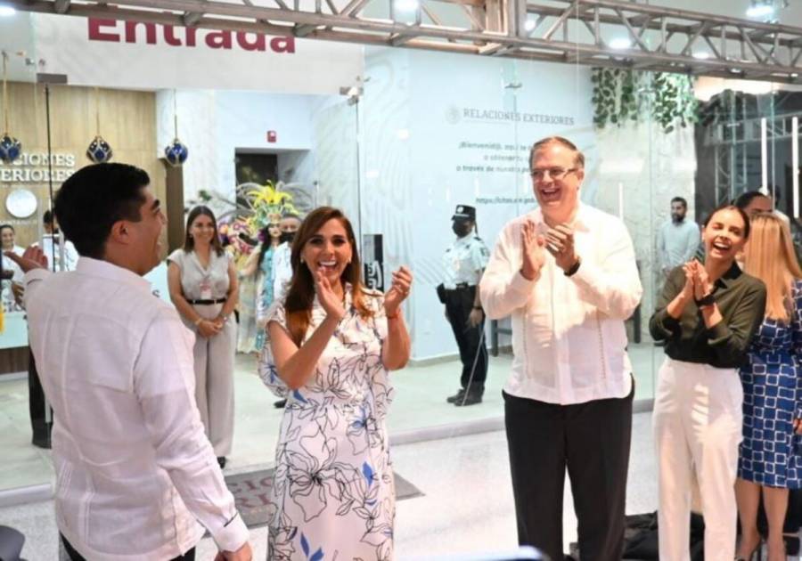 Marcelo Ebrard inaugura nueva Oficina de Pasaportes en Quintana Roo