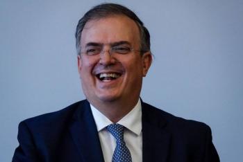 ¡Con Flow! Marcelo Ebrard presume su propia versión de 