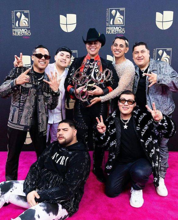 Grupo Firme comparte con fans su felicidad tras ganar seis Premios Lo Nuestro