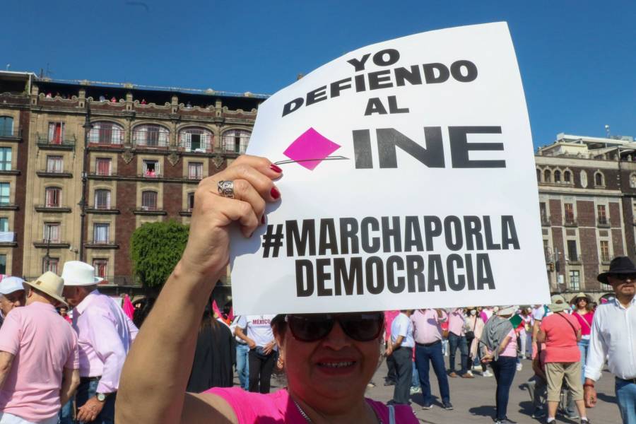 Concentración en el Zócalo: Marcha en defensa del INE