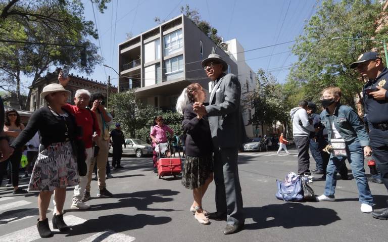 Protestan con bailes en Santa María la Ribera