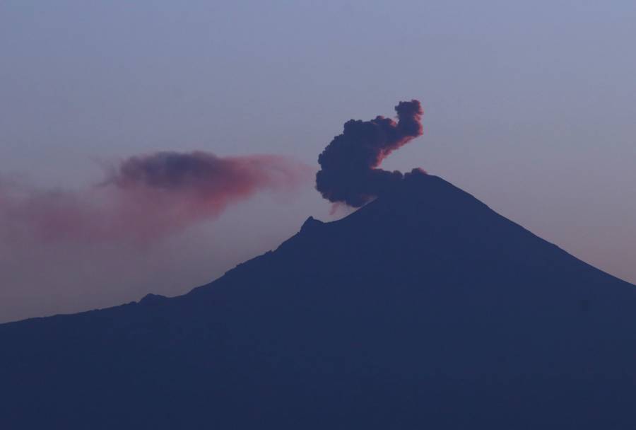 Registra fuerte explosión Volcán Popocatepetl