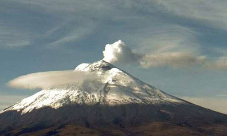 Volcán Cotopaxi de Ecuador registra explosión de vapor