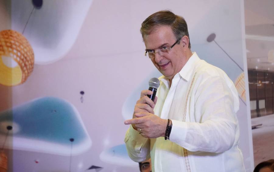 Ebrard celebra llegada de Tesla a México