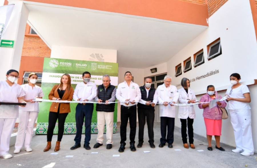 Ricardo Gallardo inaugura la nueva unidad de hemodiálisis en el Hospital Central