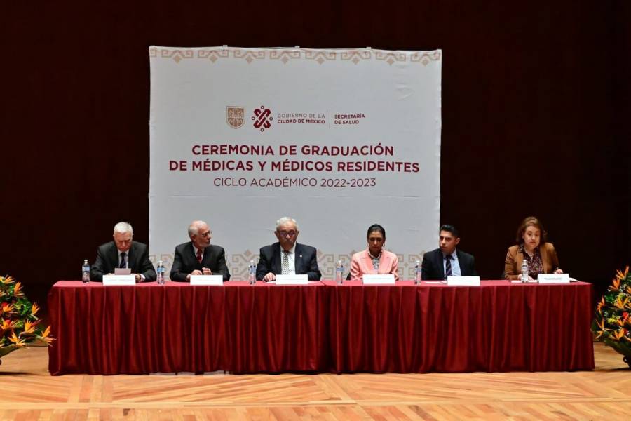 México requiere 200 mil médicos generales y especialistas: Secretaría de Salud