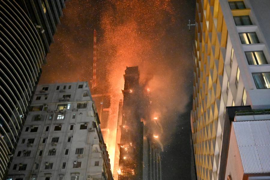 Incendio en edificio de la zona centro de Hong Kong